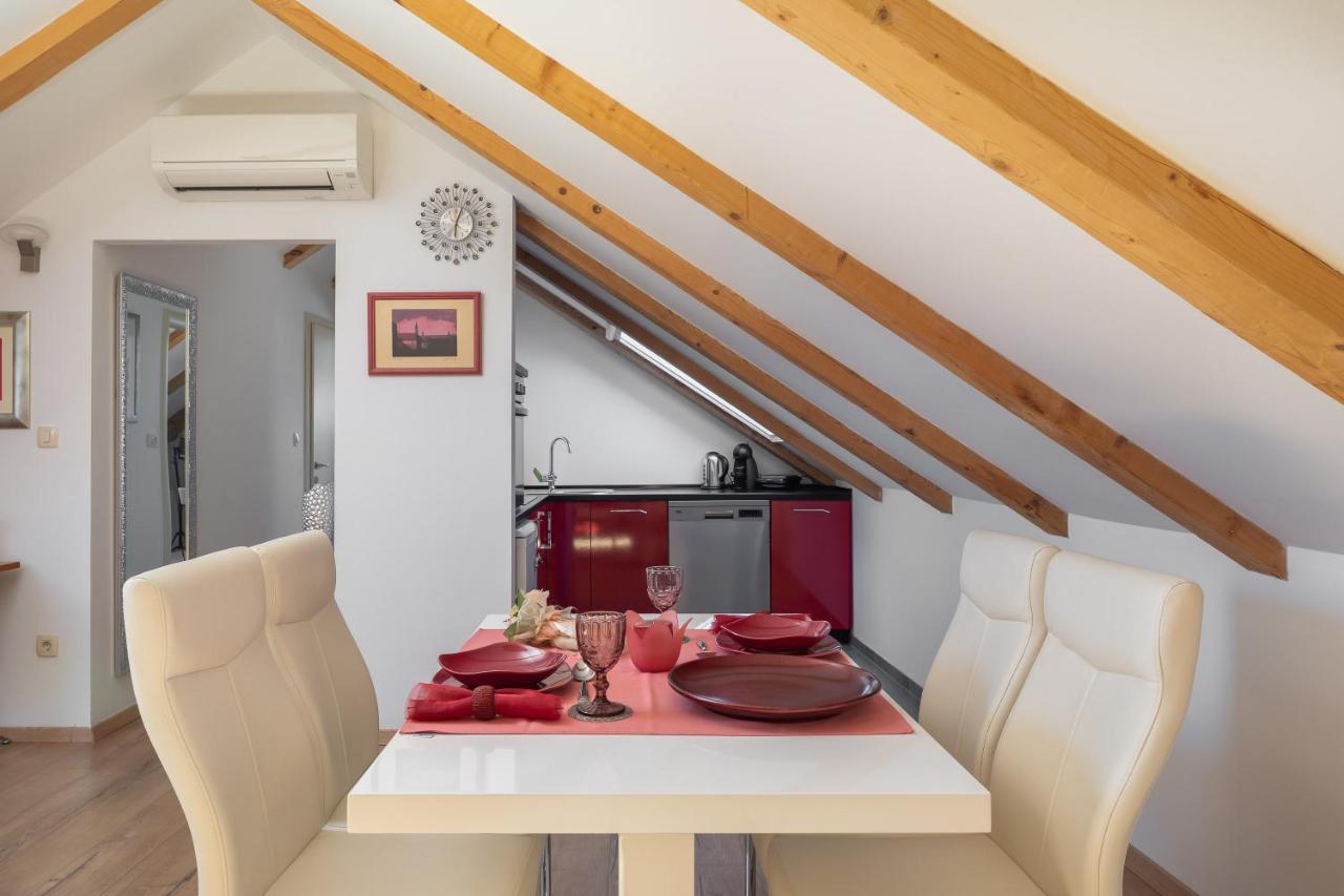 Romantic Attic Apartment