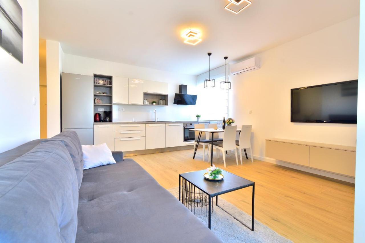 Maia Apartment