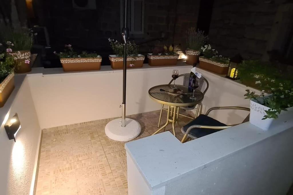Diva 1,stylish Centrally Located Near *