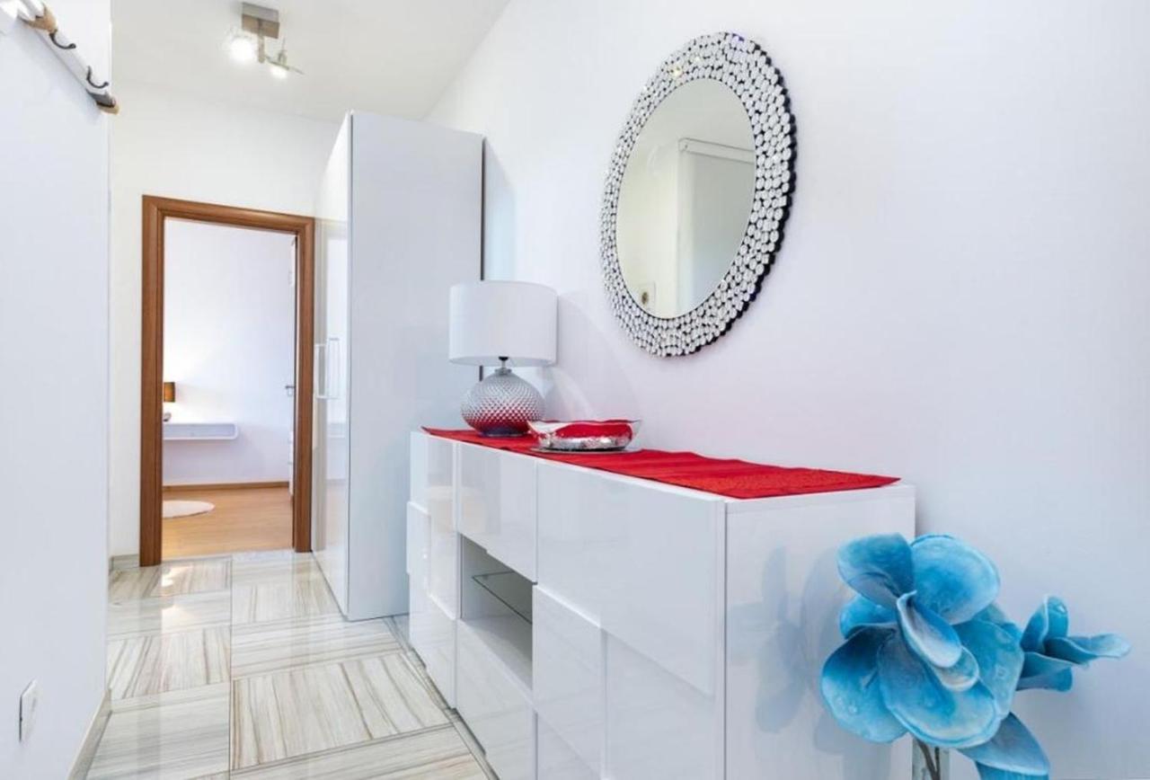 Apartment In With Sea View, Balcony, Air Conditioning, Wifi 5141-1 Split