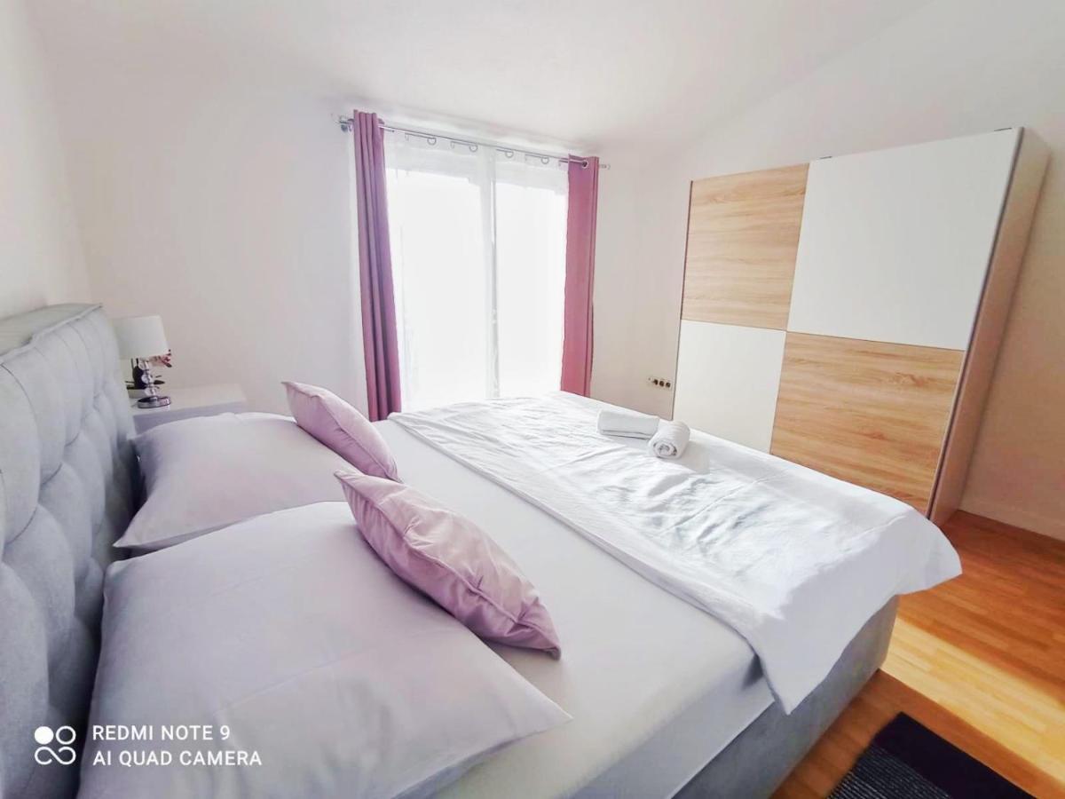 Apartamento Mia With Pool1 *