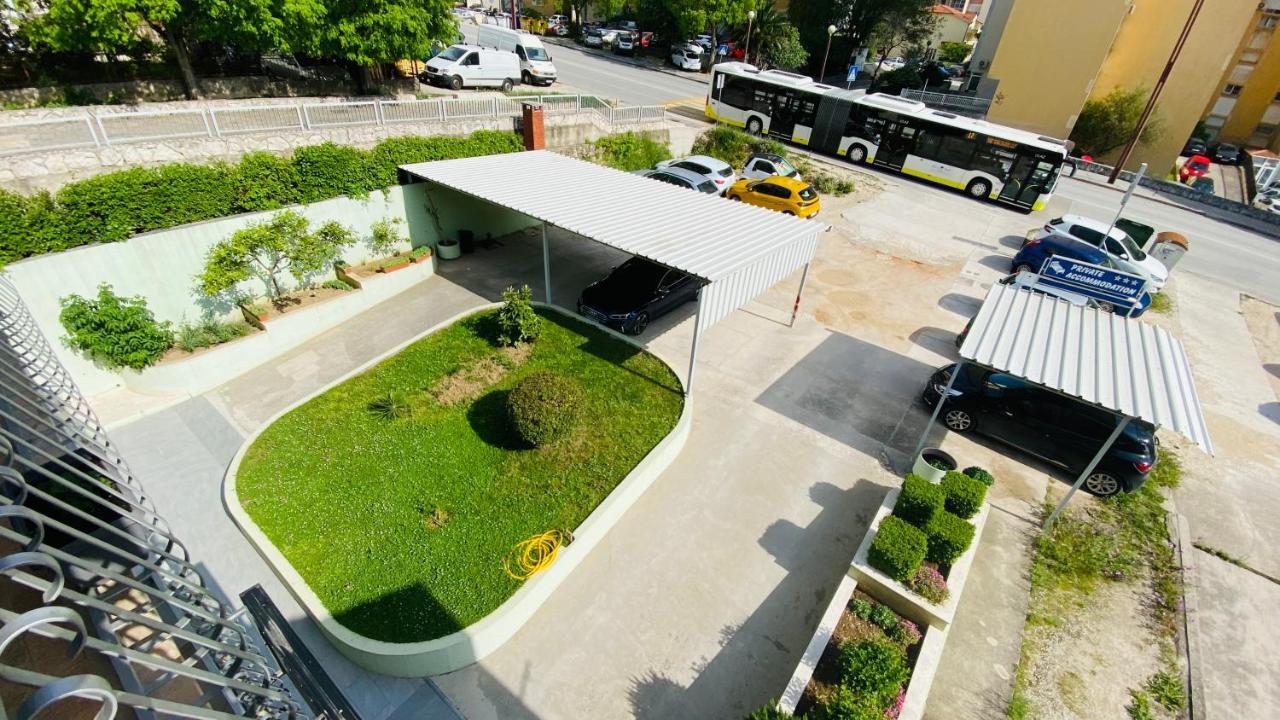 Apartmens And Madunic V Casa de hóspedes *