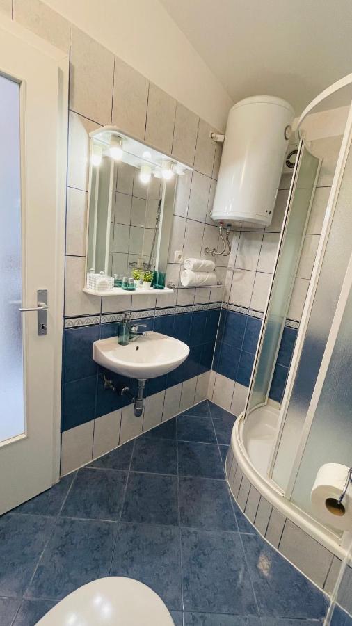 Apartmens And Madunic V Guest house
