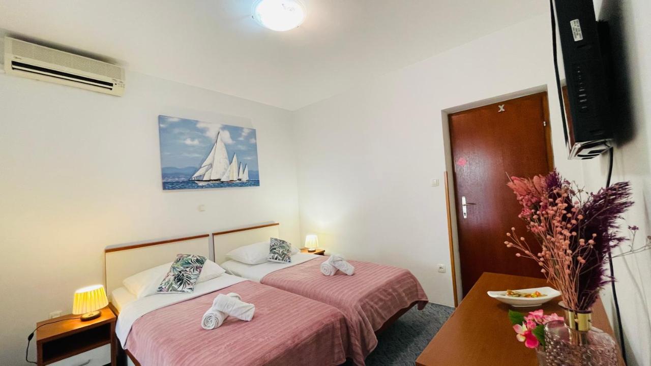 Apartmens And Madunic V Guest house *
