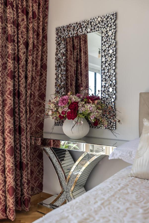 Desert Rose Apartment