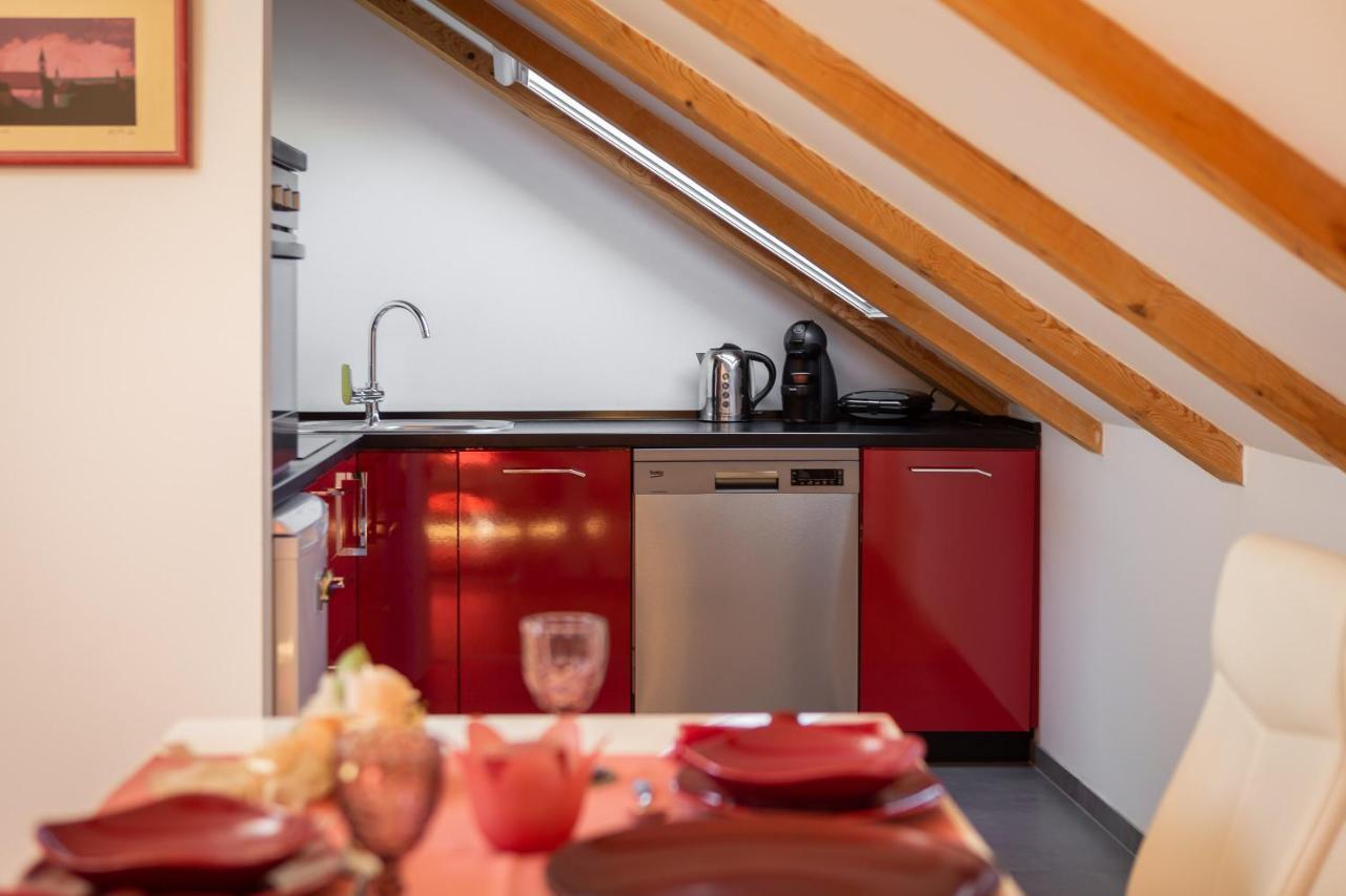 Romantic Attic Apartment Split