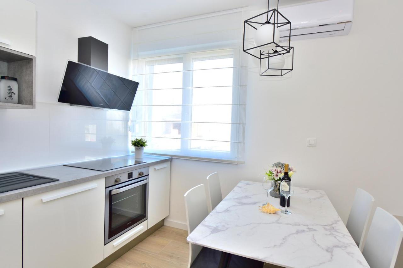 Maia Apartment