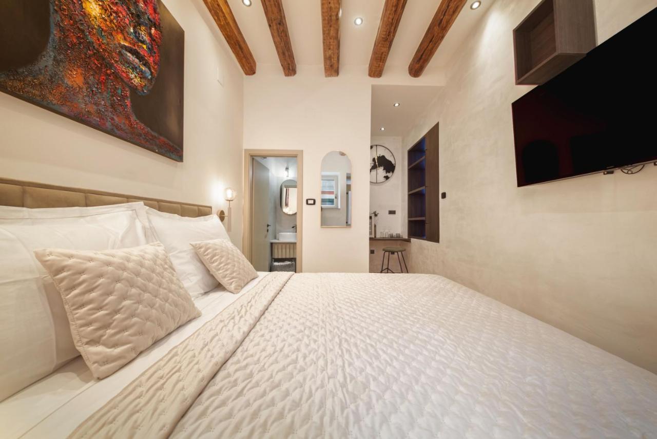 Apartman Urbi Et Orbi 2 *
