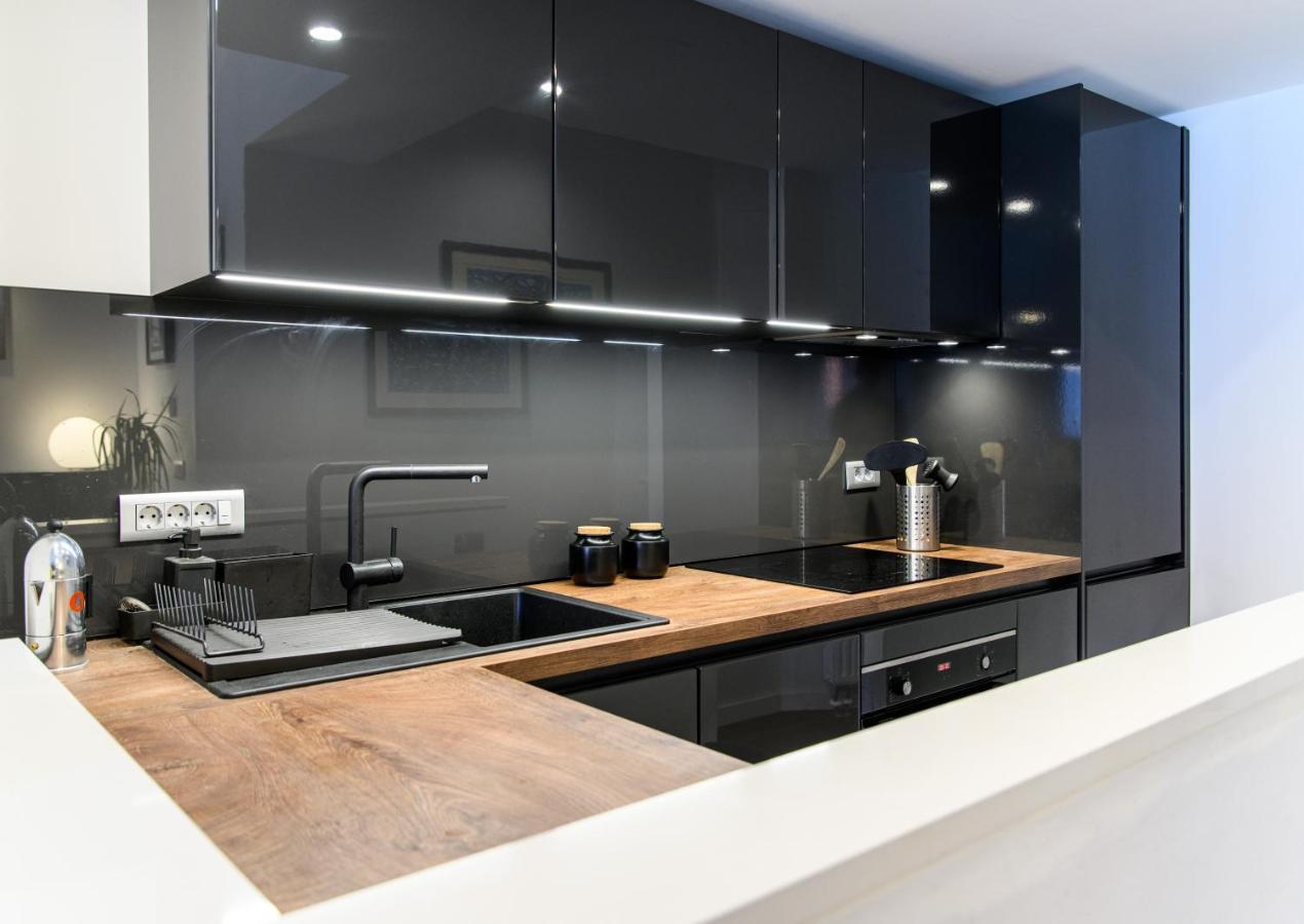 Designer Two-bedroom Apartment *