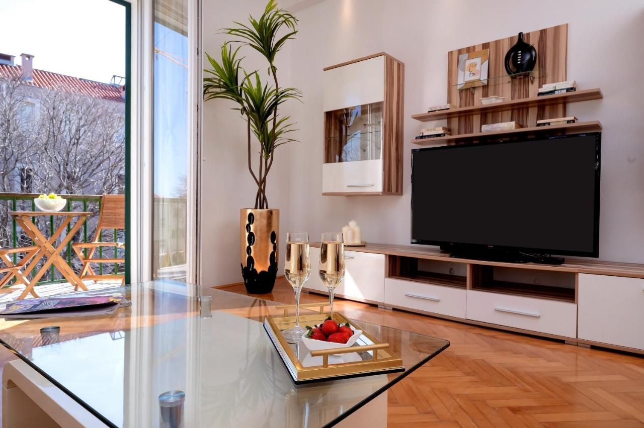 Palomar Luxury