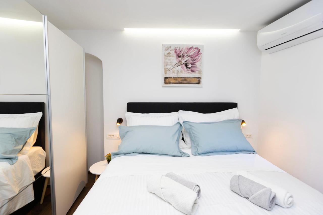 Apartment Modern Cozy Bonnie In Center Of Split. *