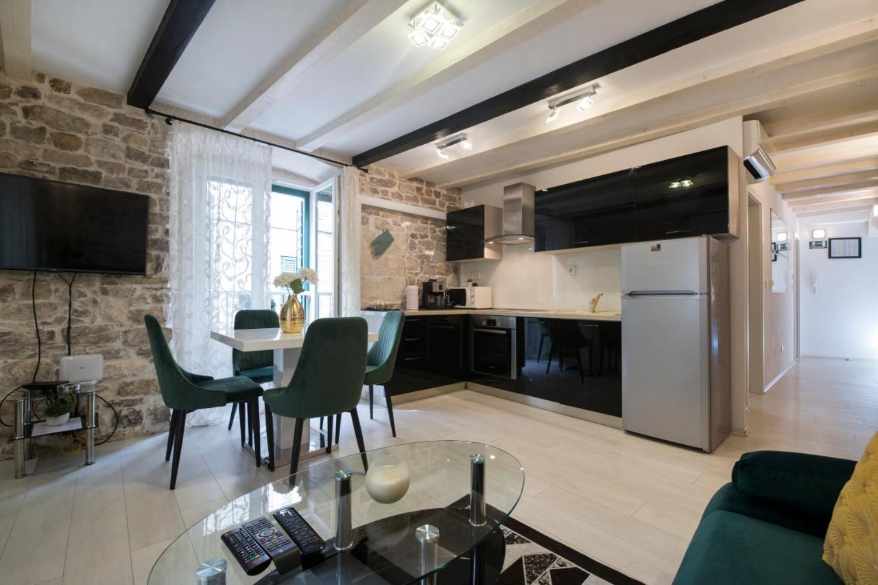 Apartment Stone Split
