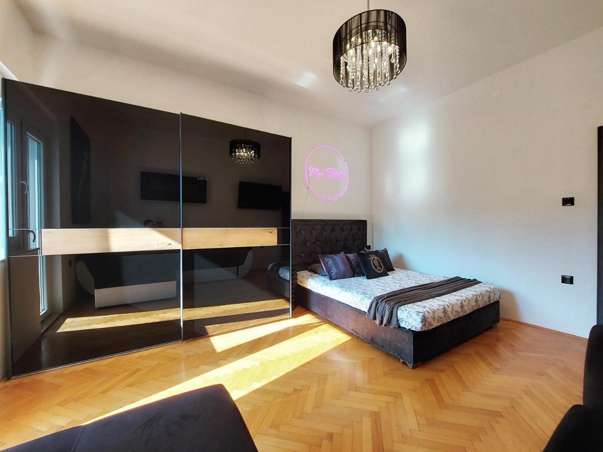 Mini Palais - Beachfront, 5 Min Center, Terrace Apartment *