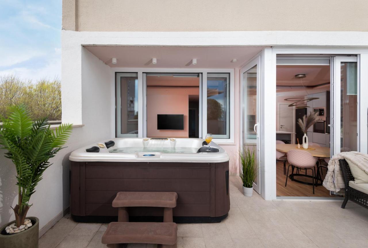 Glow Luxury With Terrace And Jacuzzi Apartment *