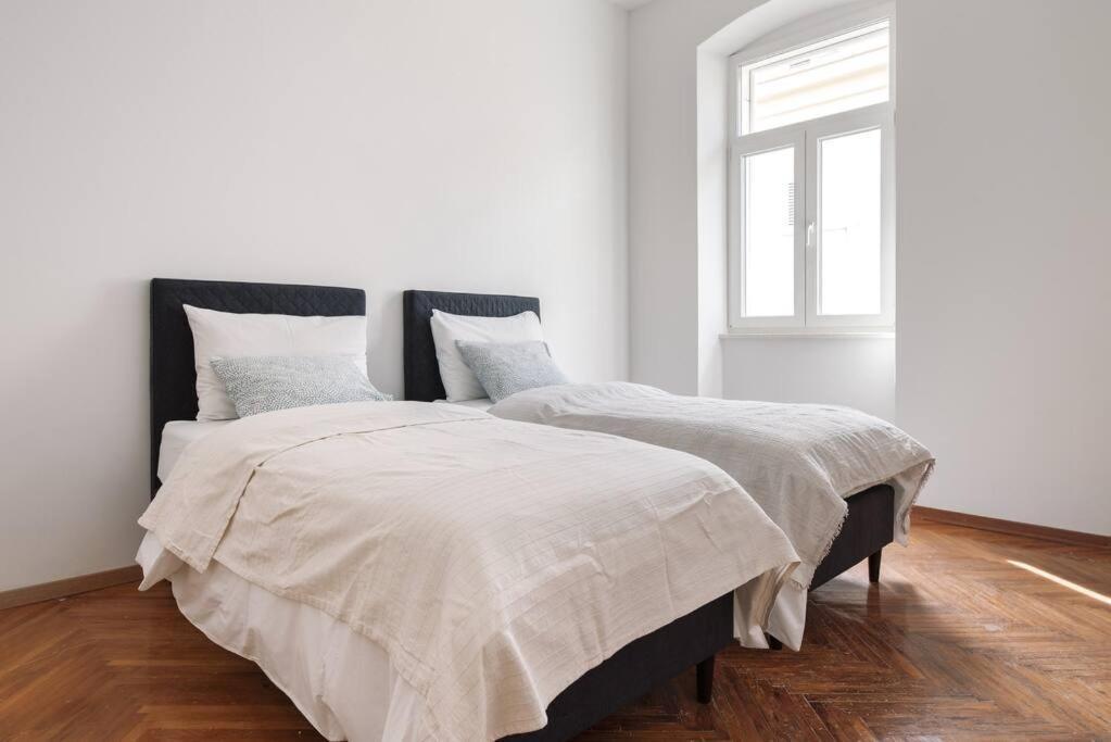 4-bedroom 1 Min From Bacvice Apartment *