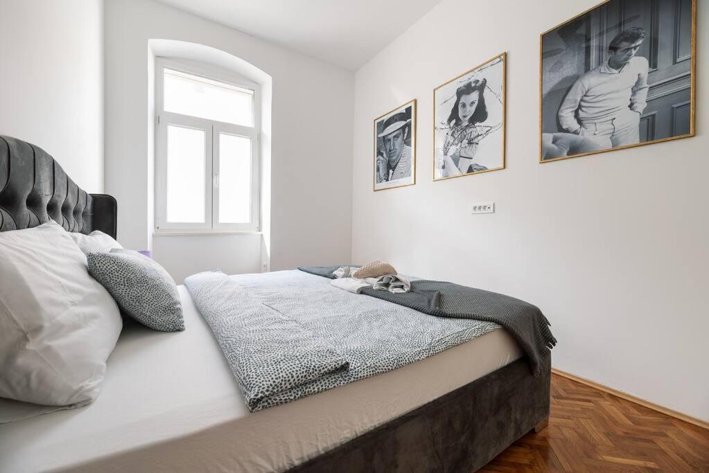 4-bedroom 1 Min From Bacvice Apartment *