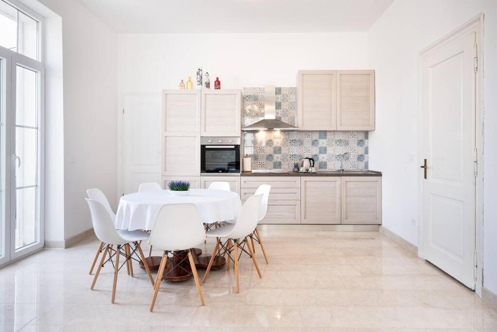 Apartment 4-bedroom 1 Min From Bacvice Split