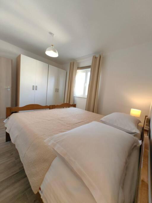 Marija, New 1bd Apt With Free Parking
