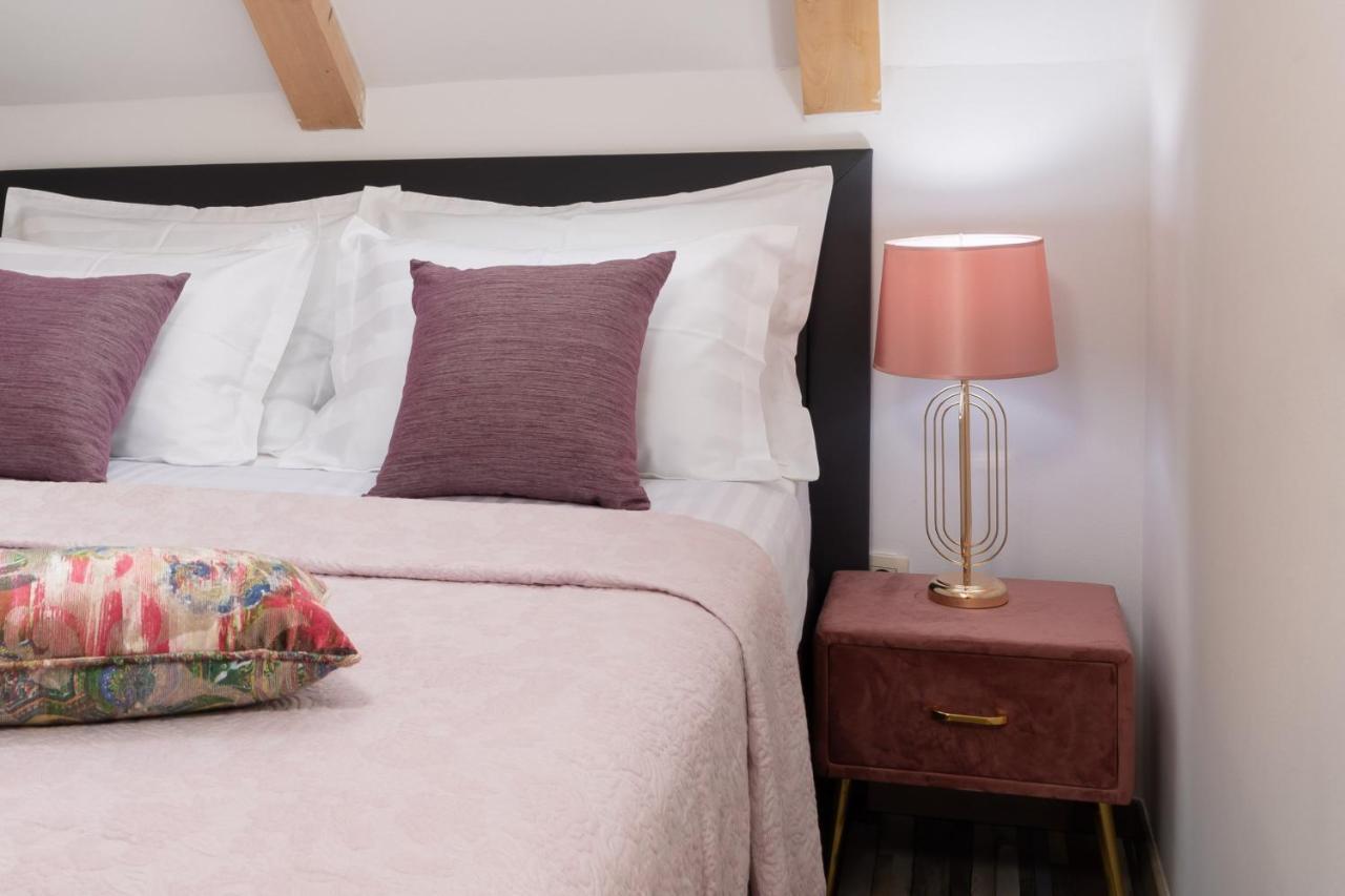 Romantic Attic * Split