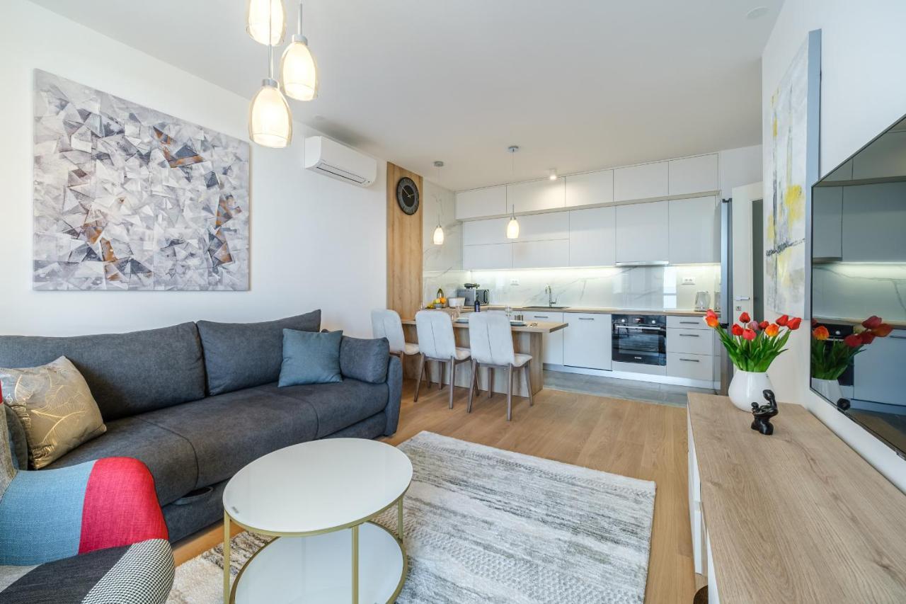 Apartment Golden View 7 *