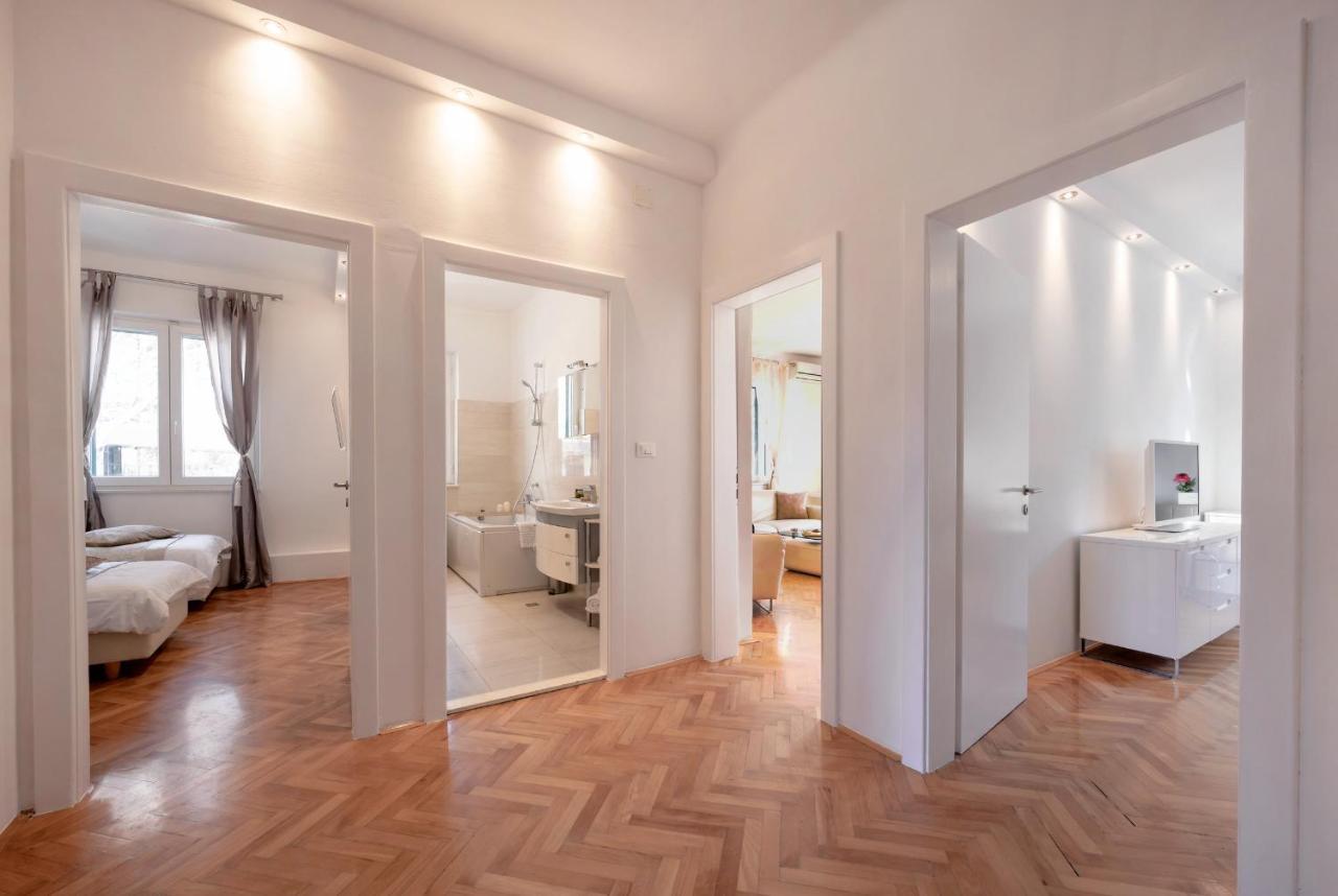 Palomar Luxury Split