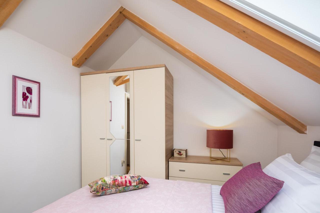 Romantic Attic Apartment