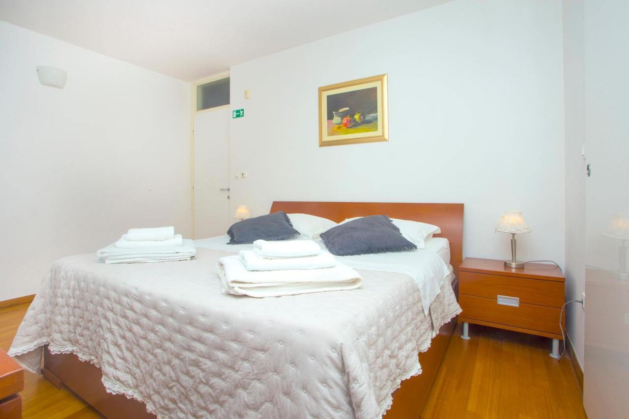 Deluxe Lea With Large Garden Apartamento