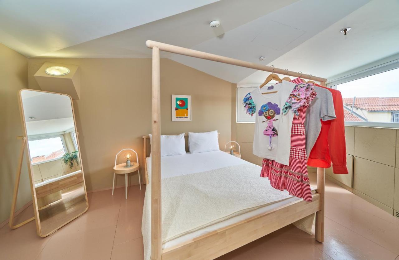 Design One Hostel