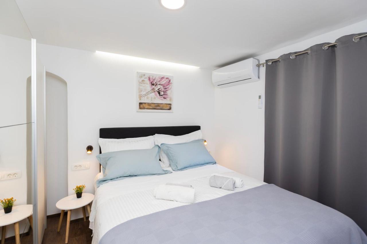 Modern Cozy Bonnie In Center Of Split. * Split