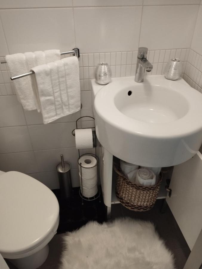 Bella Vista - Cozy With Easy Check-in And Free Parking