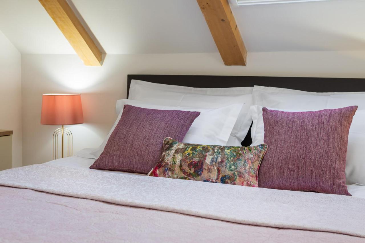 Apartment Romantic Attic