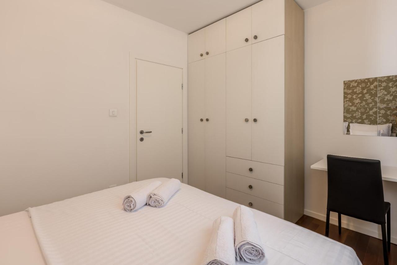 Izabela L Apartment Split