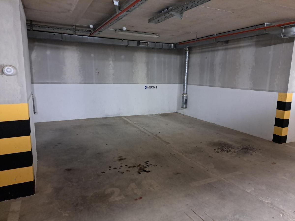 Mariposa: Balcony With Parking Near Split's Largest Mall Apartman *