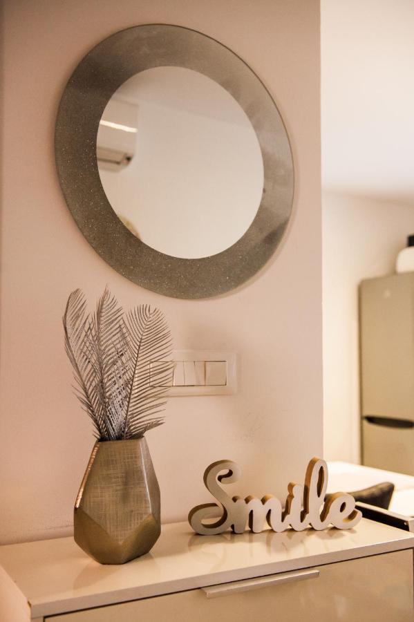 Miki - City Center With Large Balcony Apartamento *