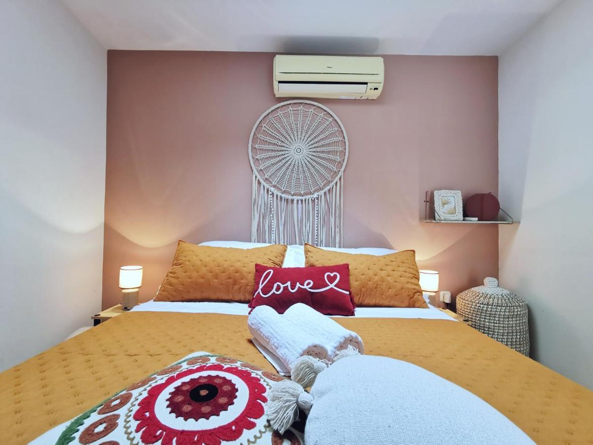 By Lux Apartment