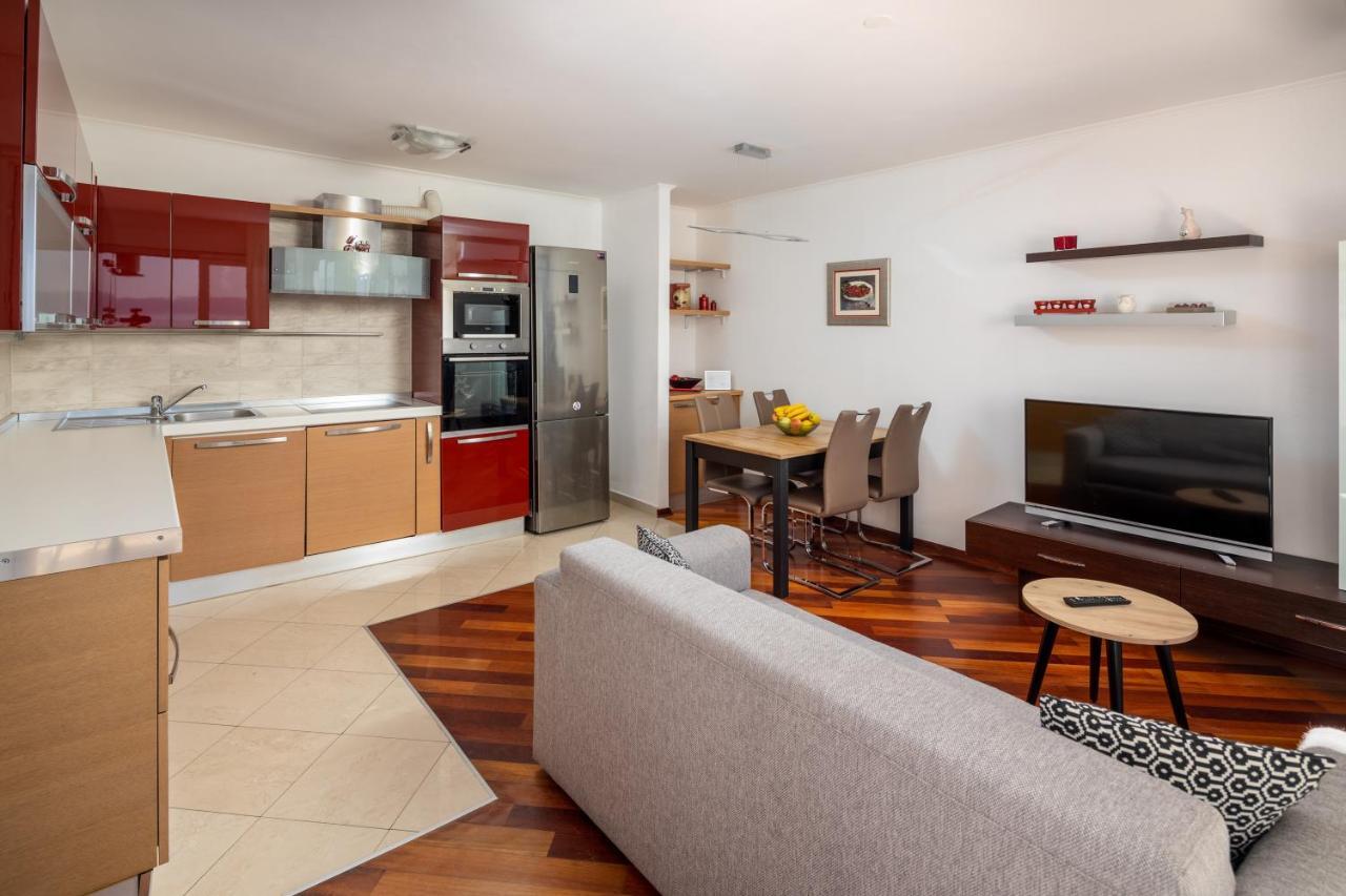 Apartment Big Modern Two - Bedroom With Sea View And Balcony - Split