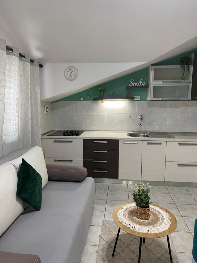 Fancy Old Town Apartman