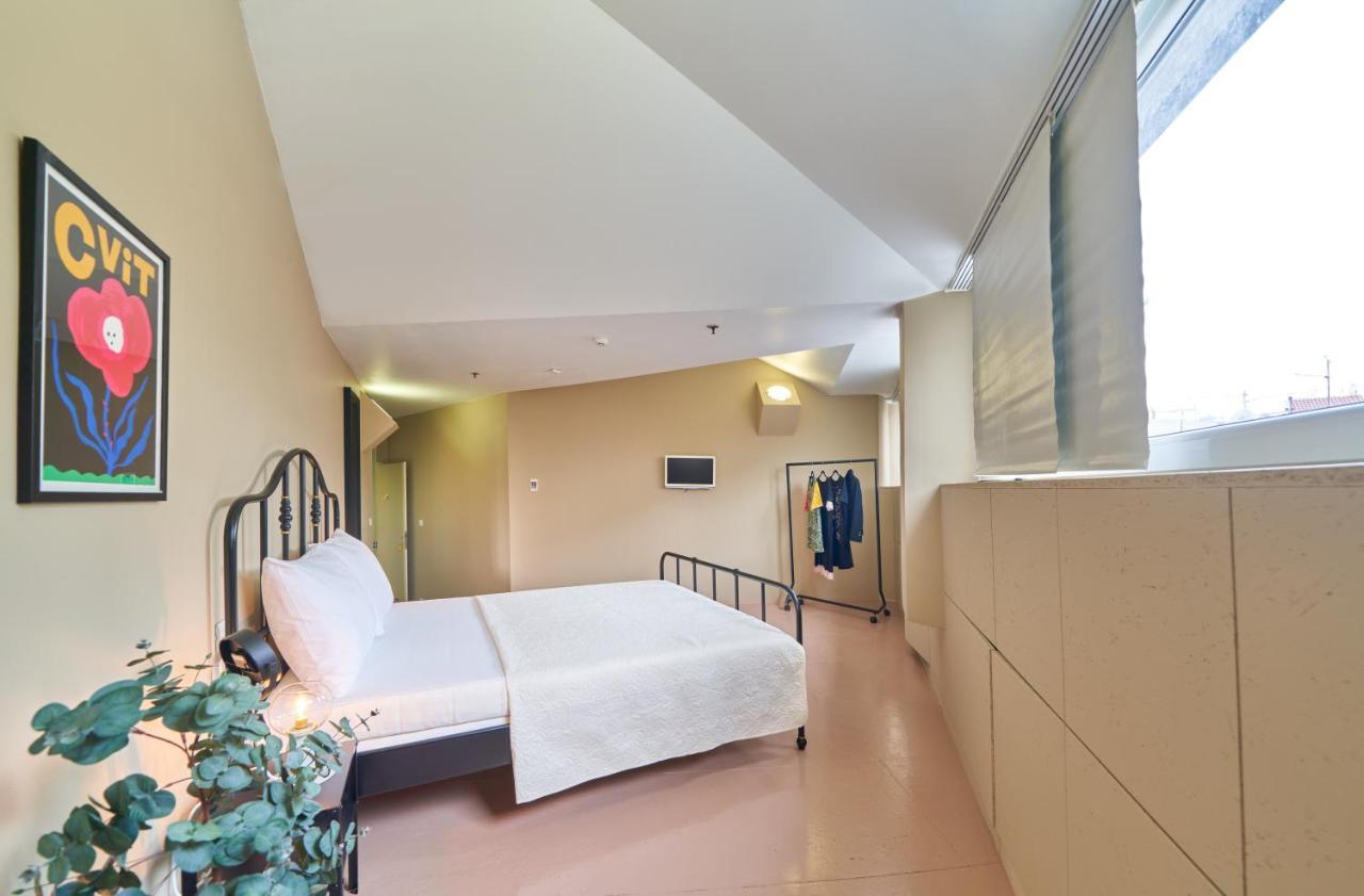 Design One Hostel