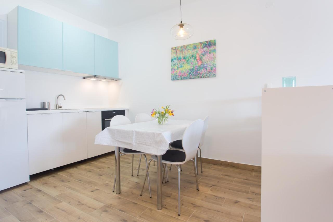 Stobrec Apartment *