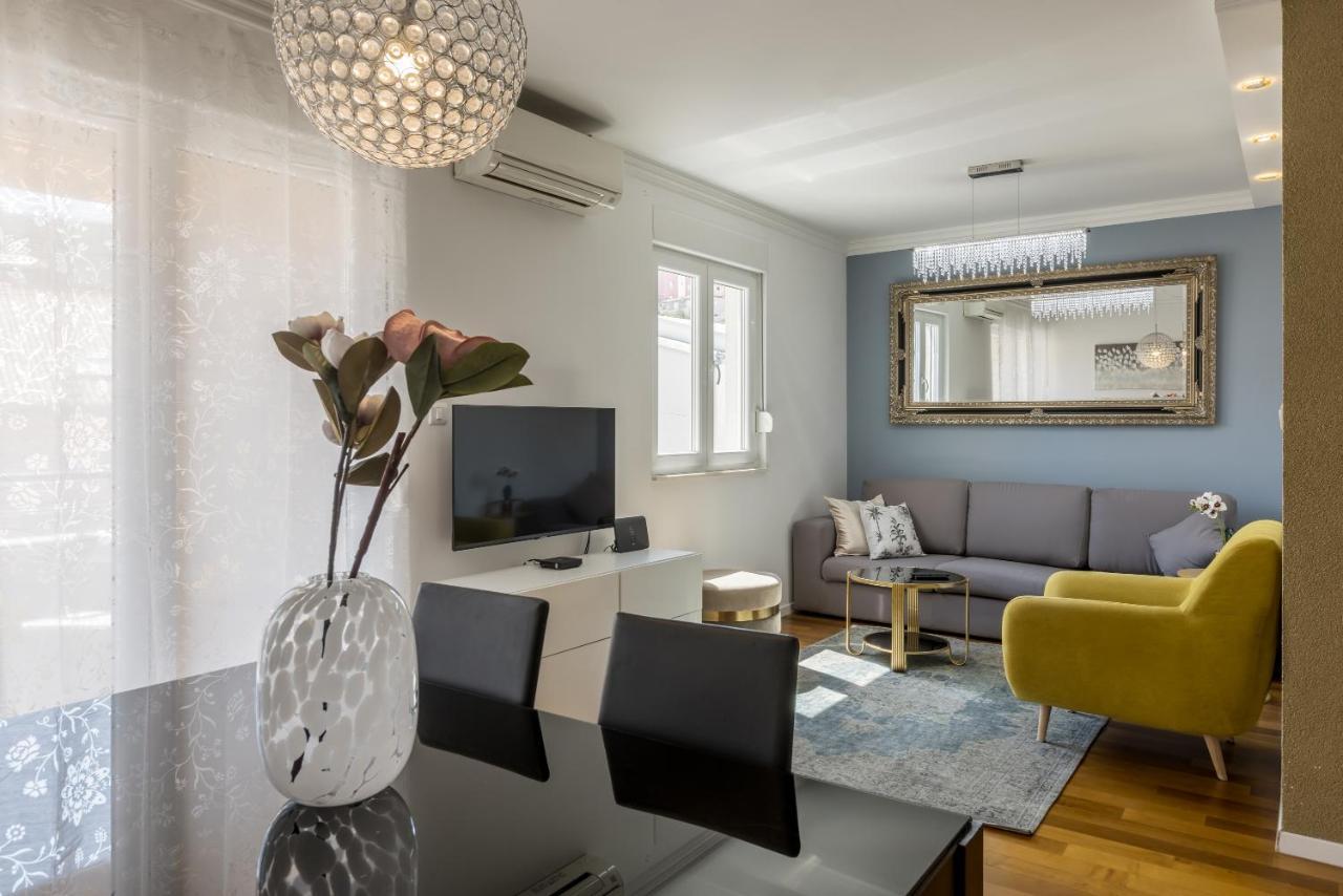 Izabela L Apartment *