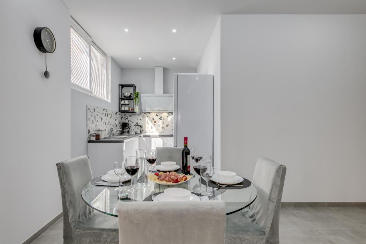 Brand New Luxury Asi Apartment *