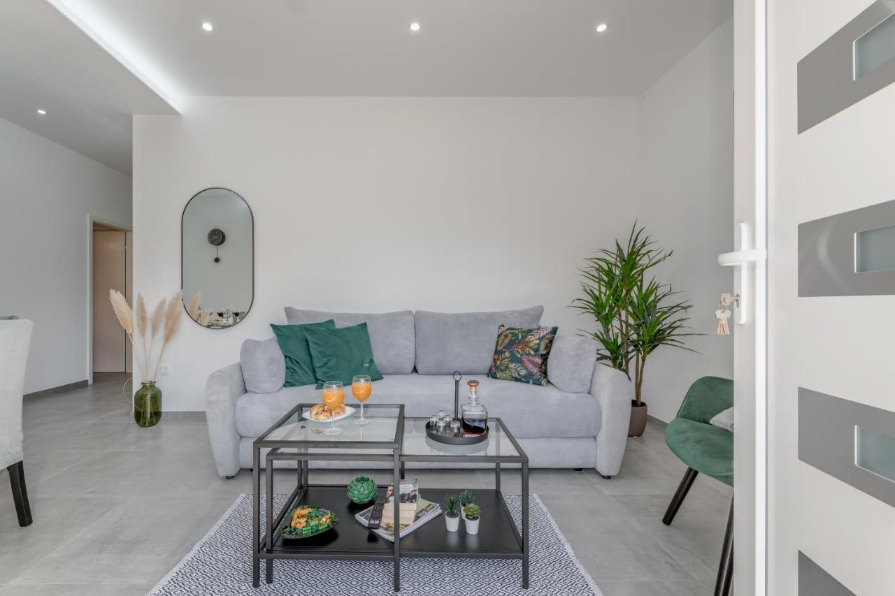 Brand New Luxury Asi Apartment