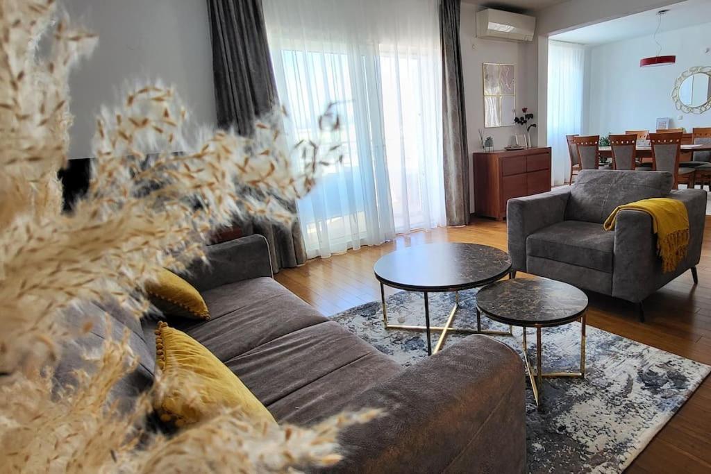 Sun With Sea View And Shared Pool Apartment