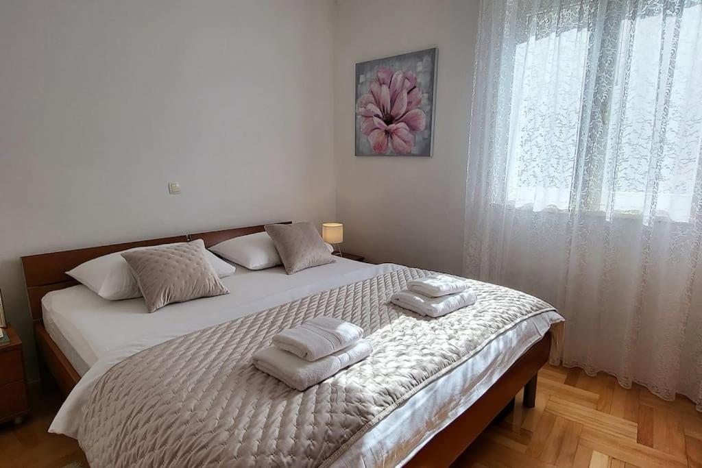 Sun With Sea View And Shared Pool Apartment