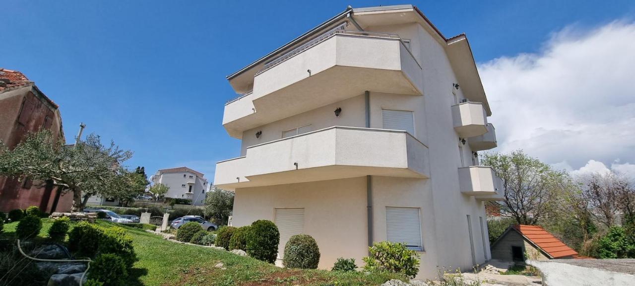 Gojini Dvori Apartment *