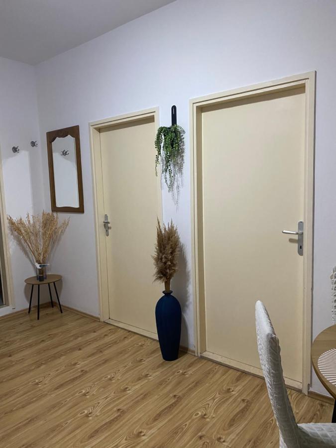 Fancy Old Town Apartman *