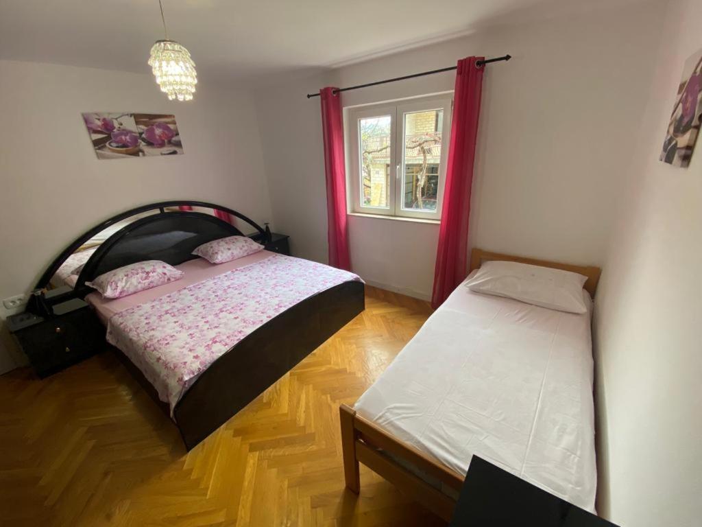 Apartment Ana *