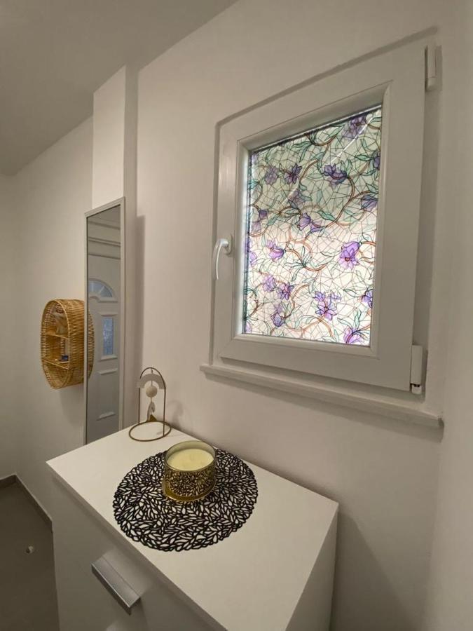 Ana Apartment Split