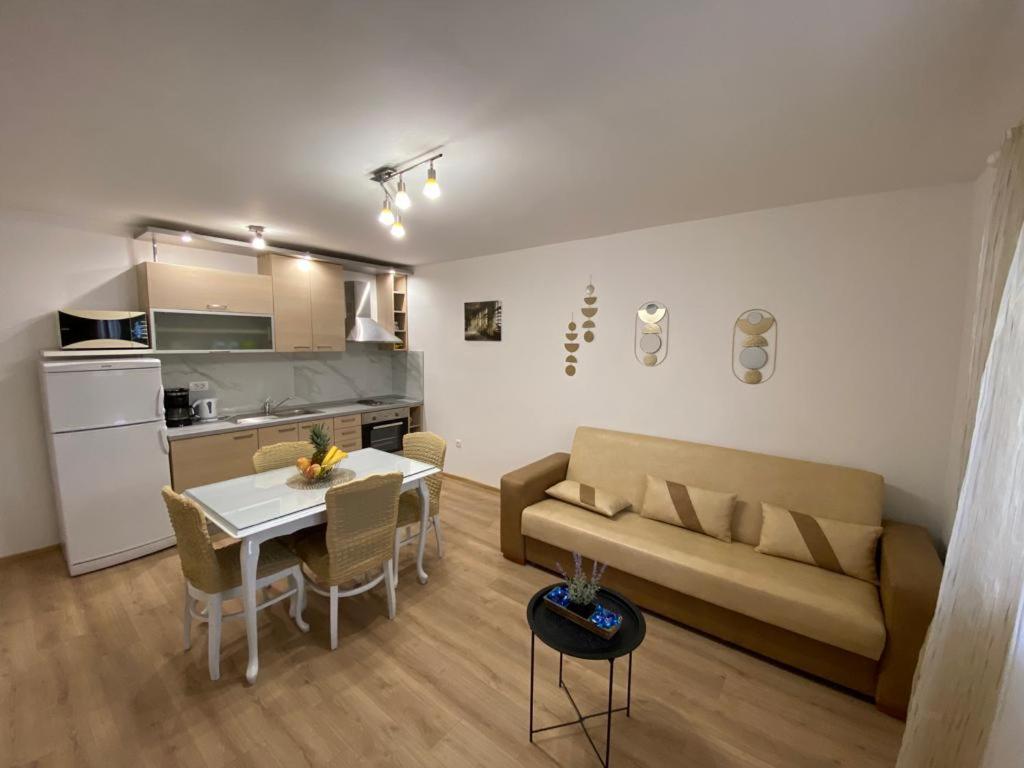 Ana Apartment *