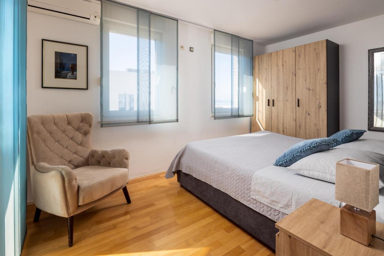 Apartment Big Modern Two - Bedroom With Sea View And Balcony - Split